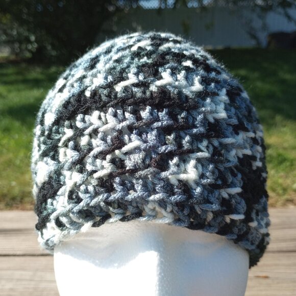 Men's Beanie Hat Handmade Smokey Water Black Gray Crochet Hiking Fishing OS - Picture 3 of 9